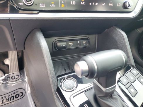 Certified 2025 Kia Sportage SX image 20