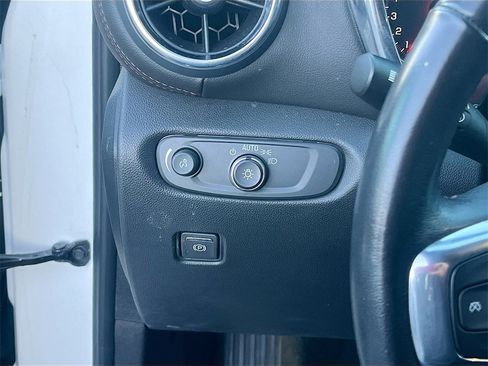 Used 2022 Chevrolet Blazer Premier w/ Enhanced Convenience Package image 10