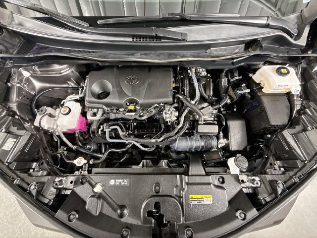 Certified 2024 Toyota Sienna XLE FWD image 33