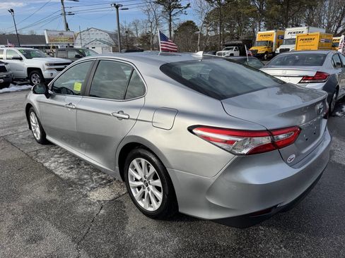 Used 2019 Toyota Camry LE w/ Convenience Package image 7