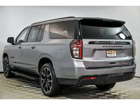 Used 2023 Chevrolet Suburban RST w/ Luxury Package AWD/4WD image 6