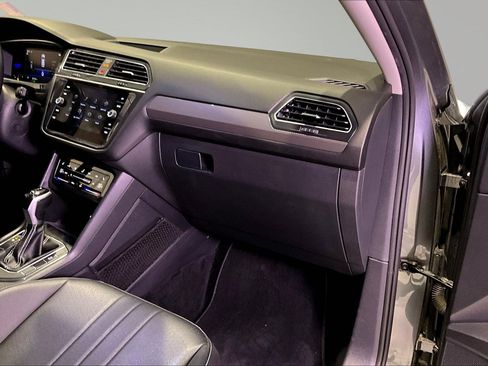 Used 2023 Volkswagen Tiguan SE image 25