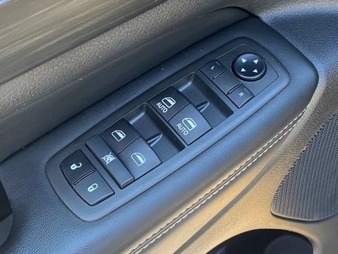 Used 2021 Jeep Grand Cherokee Freedom Edition AWD/4WD image 12