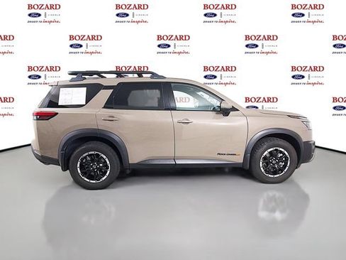 Used 2025 Nissan Pathfinder Rock Creek AWD/4WD image 9