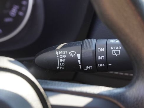 Used 2022 Toyota RAV4 XLE w/ Convenience Package FWD image 33