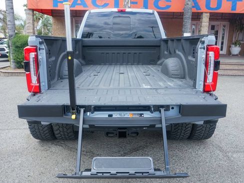 Used 2025 Ford F450 Platinum w/ FX4 Off-Road Package AWD/4WD image 9