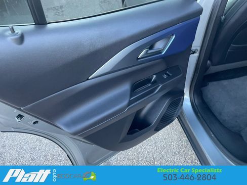 Used 2025 Chevrolet Equinox EV LT FWD image 35