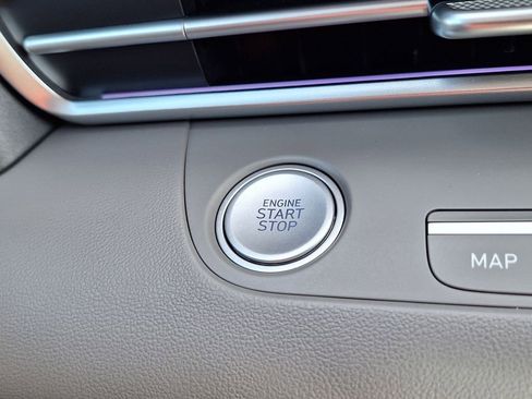 New 2025 Hyundai Elantra SEL image 23