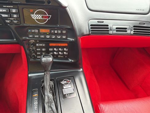Used 1996 Chevrolet Corvette Convertible RWD image 4