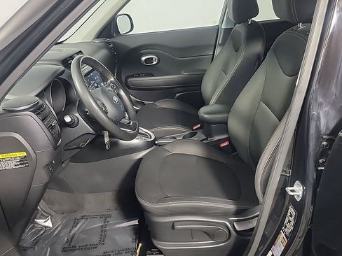 Used 2018 Kia Soul w/ Convenience Package FWD image 18