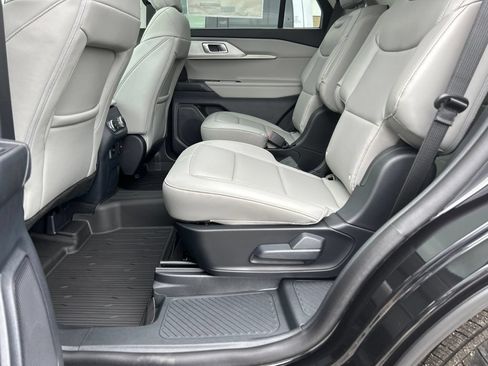 New 2026 Ford Explorer Active w/ Active Comfort Package AWD/4WD image 34