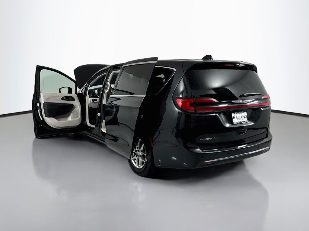 Used 2024 Chrysler Pacifica Touring-L FWD image 24