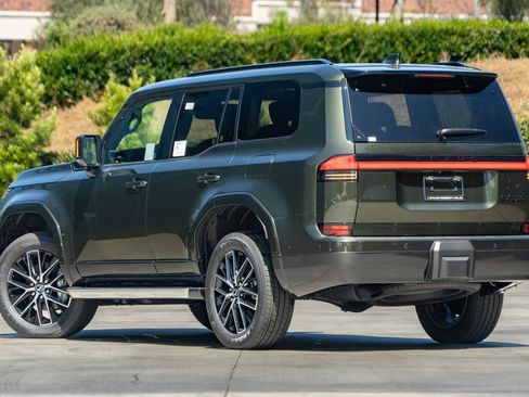 New 2026 Lexus GX 550 AWD/4WD image 2