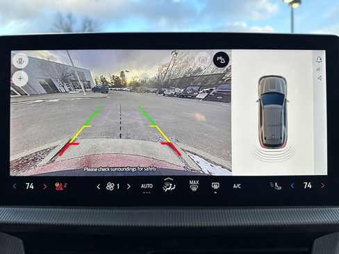 Used 2025 Ford Explorer Active w/ Active Comfort Package image 19