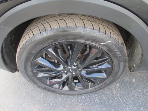 Used 2021 Kia Telluride SX w/ SX Prestige Package image 11