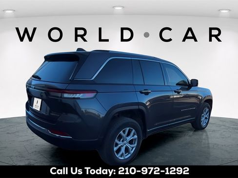 Used 2022 Jeep Grand Cherokee Limited image 7