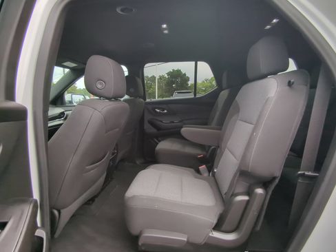 Used 2023 Chevrolet Traverse LT AWD/4WD image 12