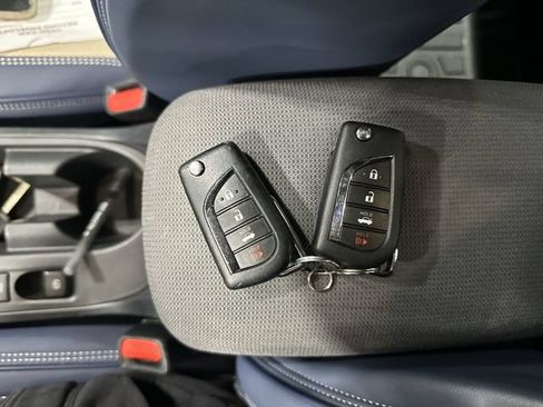 Used 2023 Toyota Corolla LE FWD image 33