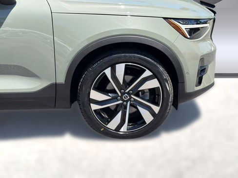Certified 2023 Volvo XC40 B5 Ultimate w/ Protection Package Premier AWD/4WD image 11