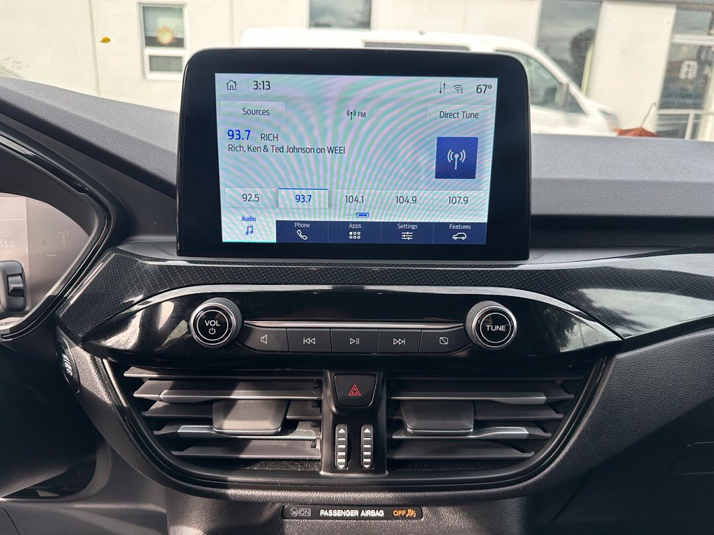 Used 2025 Ford Escape ST-Line Select AWD/4WD image 17