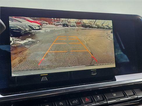 Used 2023 Chevrolet Silverado 1500 LT image 9