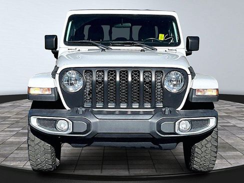 Used 2021 Jeep Gladiator Sport AWD/4WD image 3