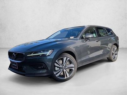 New 2026 Volvo V60 B5 Cross Country Plus w/ Climate Package