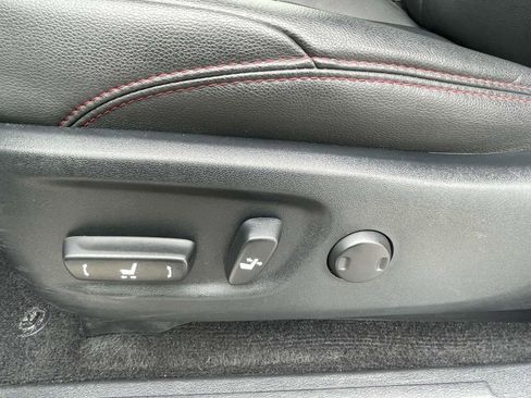 Used 2024 Toyota 4Runner TRD Off-Road Premium image 15