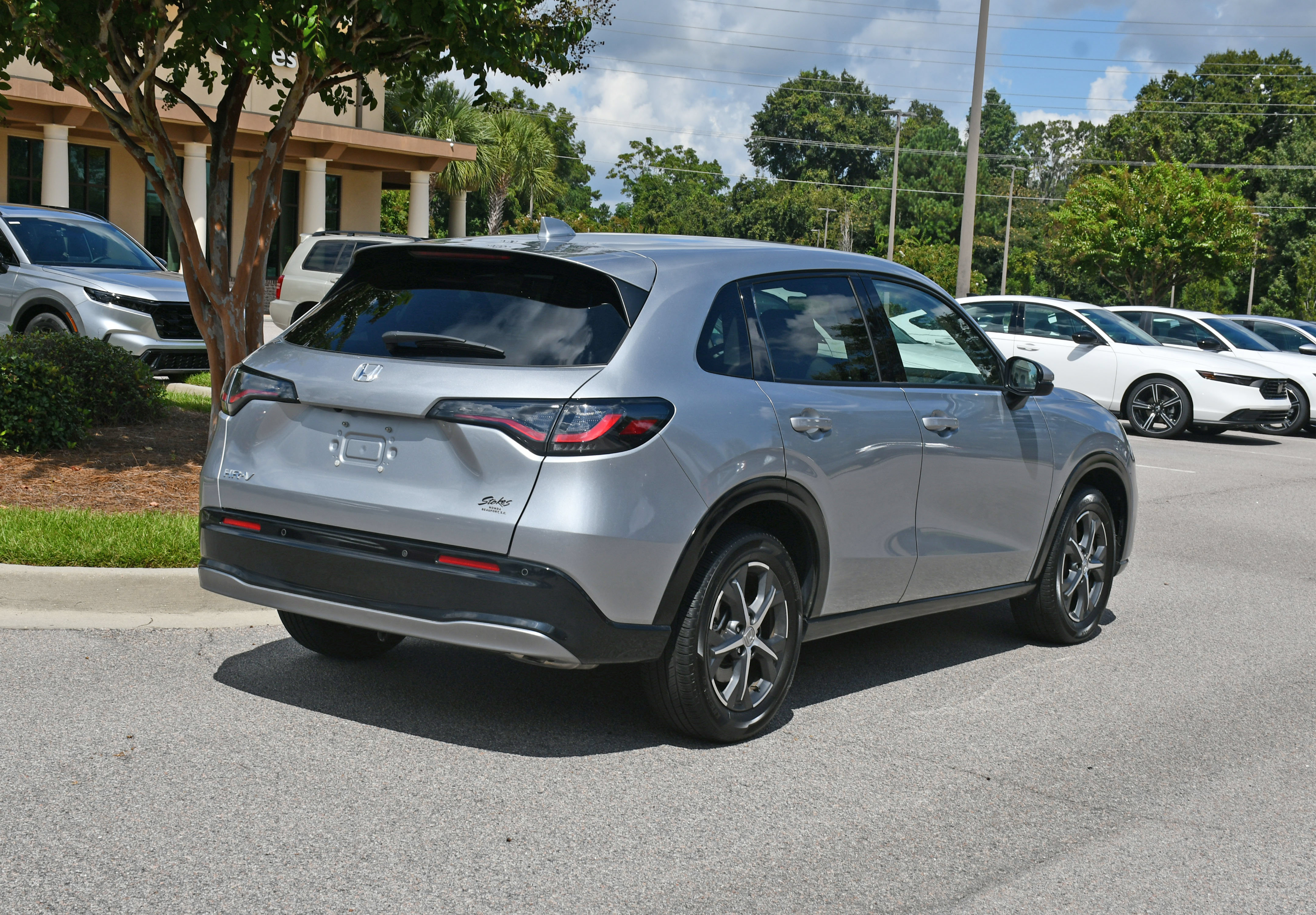 Used 2025 Honda HR-V EX-L image 4