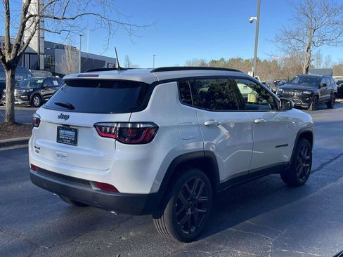 New 2026 Jeep Compass Latitude image 9