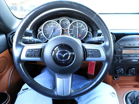 Used 2006 MAZDA MX-5 Miata Grand Touring w/ Suspension Pkg image 26