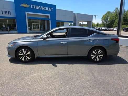 Used 2022 Nissan Altima 2.5 SV FWD image 6