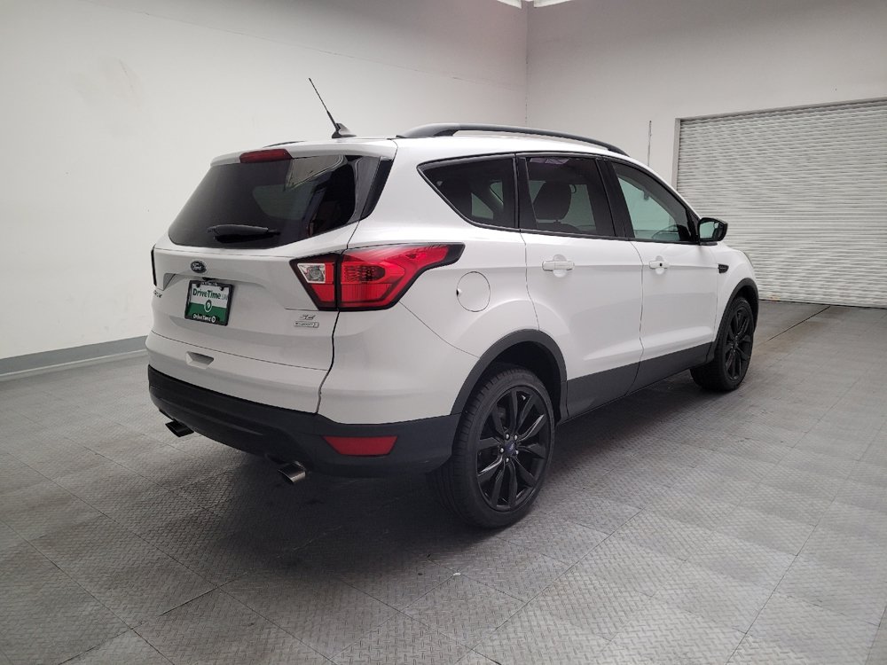 Used 2019 Ford Escape SE FWD image 9