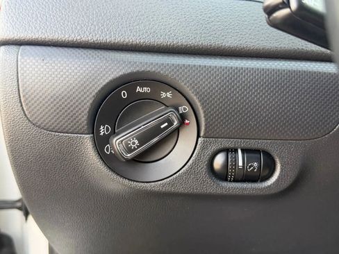 Used 2012 Volkswagen Jetta SE image 24