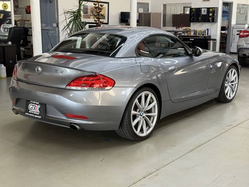 Used 2009 BMW Z4 sDrive35i RWD image 2