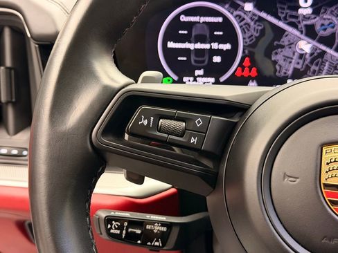 Used 2024 Porsche Cayenne Coupe image 13