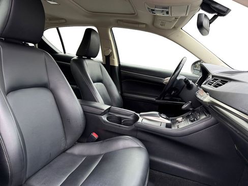 Used 2017 Lexus CT 200h 200h w/ Navigation System Package image 15