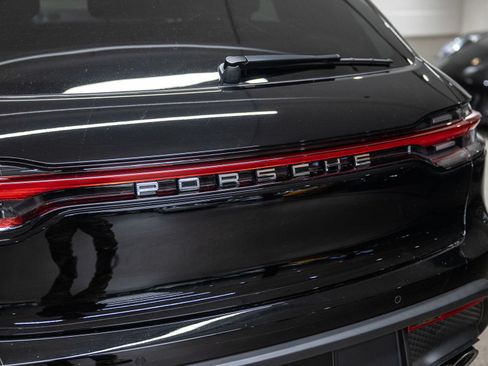 Certified 2026 Porsche Macan AWD/4WD image 22