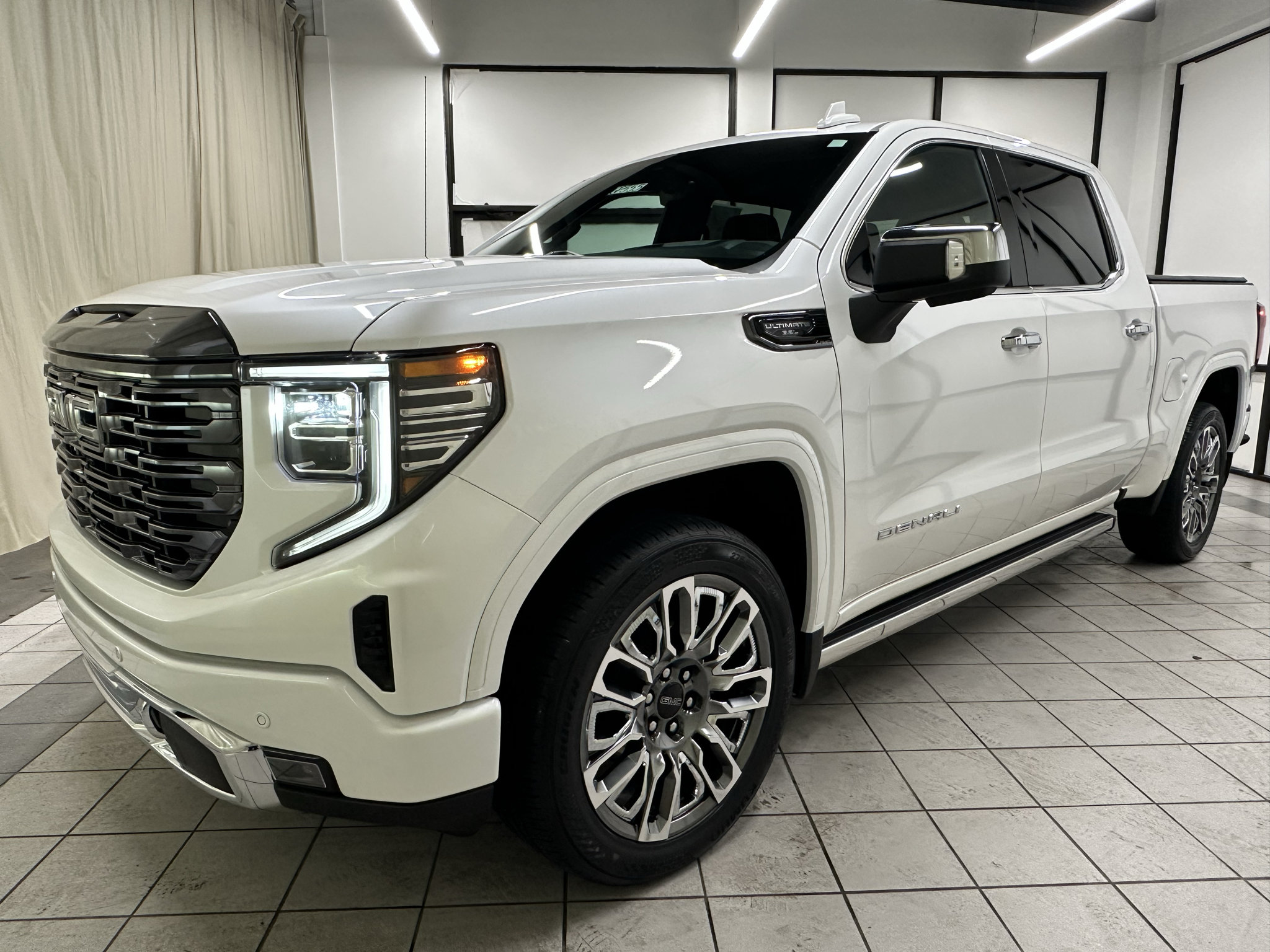 Certified 2024 GMC Sierra 1500 Denali Ultimate AWD/4WD image 12