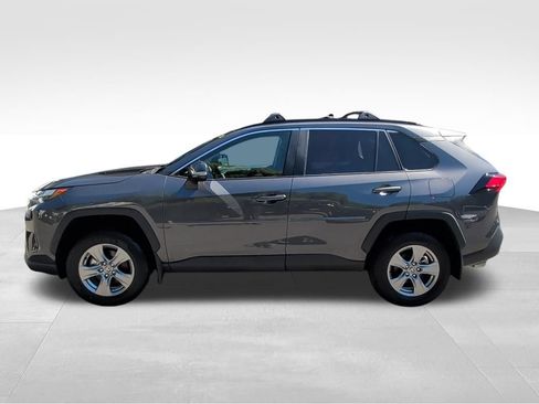 Used 2025 Toyota RAV4 XLE AWD/4WD image 2