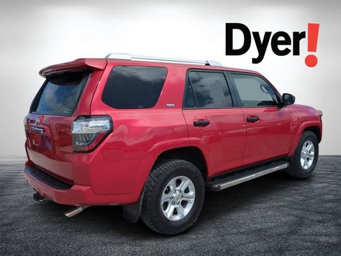 Used 2017 Toyota 4Runner SR5 image 3