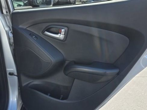 Used 2013 Hyundai Tucson Limited w/ Premium Pkg image 12