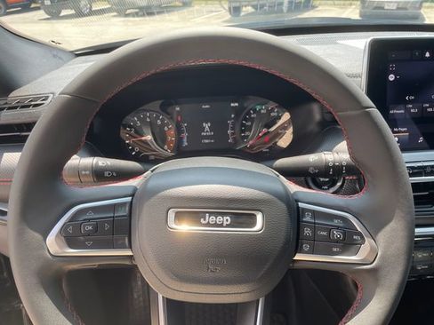 Used 2023 Jeep Compass Trailhawk image 30