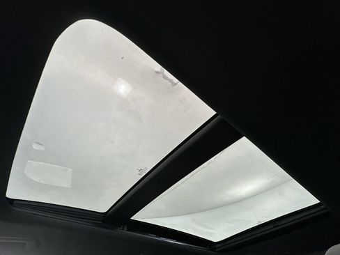 Used 2019 Lincoln MKC Reserve image 22