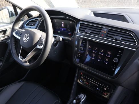 Used 2024 Volkswagen Tiguan Wolfsburg Edition image 41