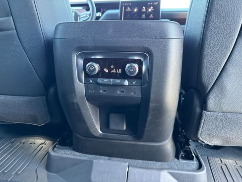 New 2026 GMC Yukon XL Denali w/ Denali Reserve Package image 23