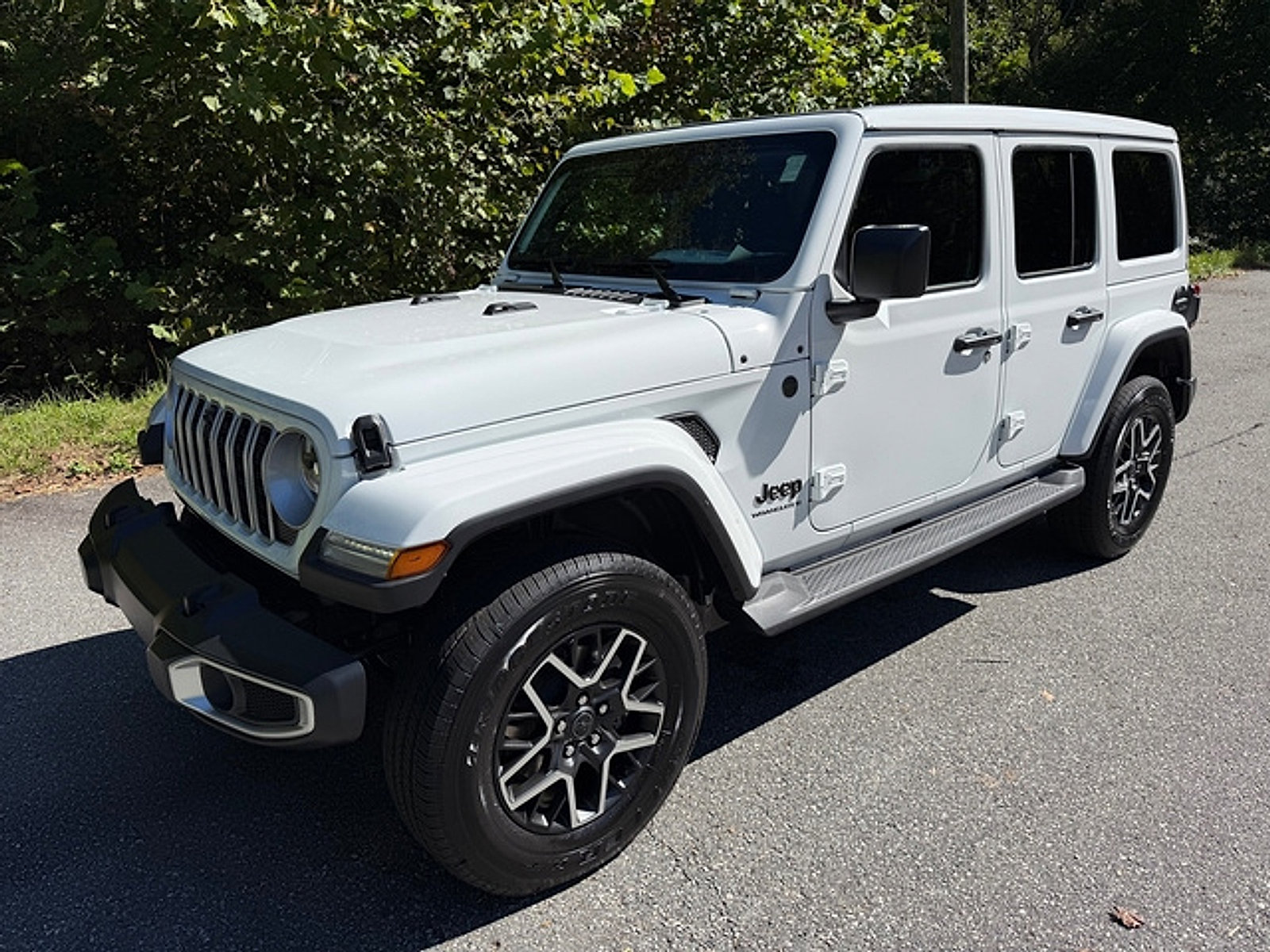 New 2027 Jeep Wrangler Unlimited Sahara AWD/4WD image 3