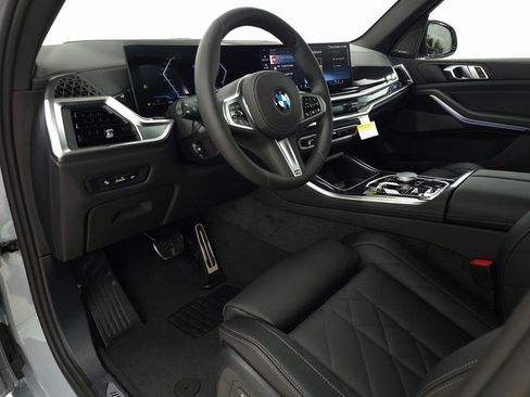 Used 2026 BMW X5 xDrive40i w/ M Sport Package image 12