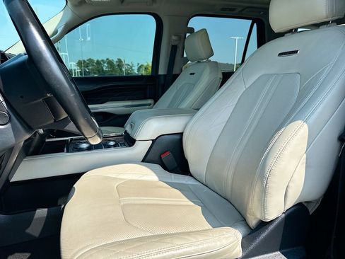 Certified 2021 Ford Expedition Platinum image 8