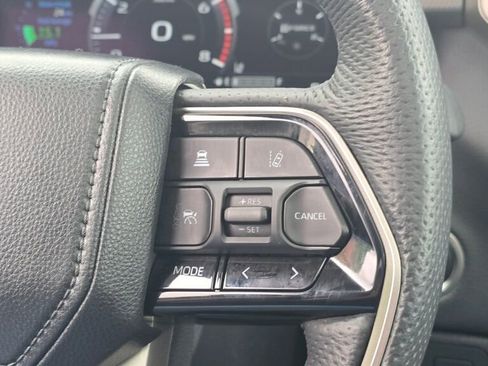 Used 2024 Toyota Tundra Limited AWD/4WD image 28